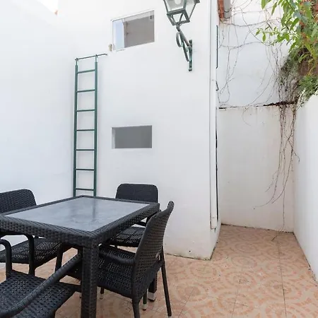 Borga Sunny Terrace Apartment Lisbon